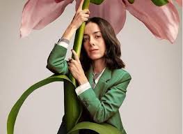 Paulina de la mora is a fictional character in the netflix television series the house of flowers, appearing in every episode and portrayed. La Casa De Las Flores 2 Paulina De La Mora Y Sus Frases Mas Top Vanidad