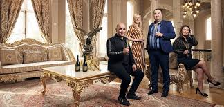 When azimi came to the netherlands, he first lived for a few years with his parents and brother sasan in a small room in an asylum seekers' center. Nu Vliegt De Tesla Van Asielzoekermiljonair Azimi Spontaan In De Fik Video