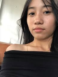 hi girlies, suggest outfit color for mestiza ung mag mumukang maputi