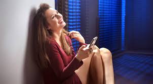 Impressing a boy may not be a difficult task but if you want to impress a guy who is very conserved and rarely if girls don't like boys who show an extra attitude then boys also feel the same. How To Make A Guy Fall In Love With You Through Chatting 21 Ways To Win Him Over Lovedevani Com