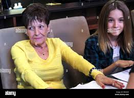 WAHLBURGERS, l-r: Alma Wahlberg, Ella Wahlberg in 'When Mark Met Rhea'  (Season 6, Episode 6, aired August 10, 2016 Stock Photo