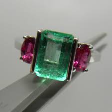 4 51 Ct Natural Colombian Emerald Ruby Ring 14k Gold Emeraldring Highjewellery Emerald Finejewelry Emeraldsmarav Colombian Emeralds Emerald Jewelry Ruby Ring