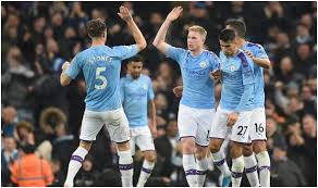 Willian nets a penalty to send the premier league title to anfield with fernandinho sent off for handball in an epic scramble. Man City 2 1 Chelsea Kevin De Bruyne And Riyad Mahrez On Target As City Leapfrog Chelsea Football Sport Express Co Uk