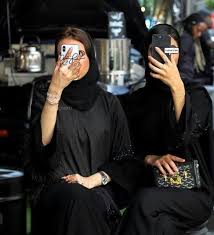 Pin By بنت الشيوخ On عبايات خليجية وسعودية Stylish Girls Photos Abayas Fashion Girly Images