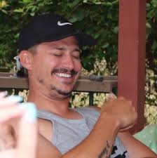 Dylan Hilton dans personnes