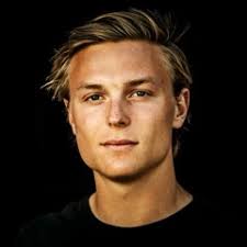 Listen to playlists featuring José González