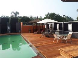Kayu bengkirai merupakan salah satu jenis kayu yang dapat dibuat untuk kebutuhan dekorasi lantai outdoor. Kenapa Memilih Decking Kayu Ulin Sebagai Penutup Lantai Area Luar Ruangan Gallery Parquet