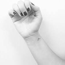 Inner wrist tattoos can be painful. 30 Cool Small Wrist Tattoo Ideas For Women Styleoholic