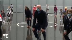 Suite à une suggestion sous ma première vidéo de ce type , voici ce chef d'oeuvre. Jean Michel Blanquer Les Internautes S Amusent Du Ministre En Plein Cours De Sport Sur La Toile
