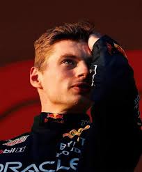 Q: Which 3 F1 personalities, past or present, would you invite to a dinner  party and why? Franco Colapinto: “Fangio, Senna and Lewis. The drivers I  admire the most and the drivers