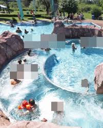 Negen meisjes lastiggevallen in Duits zwembad, vier Syriërs opgepakt... 🤬🤬 Bekijk de beelden in de reacties👇