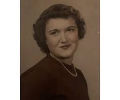 Lenora Buck's Instagram, Twitter & Facebook