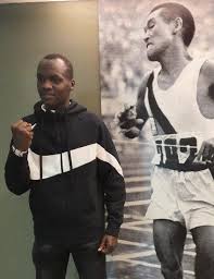 1996 애틀랜타 올림픽에서 이봉주가 남자 마라톤 은메달을 획득한 뒤 시상대와 거리가 멀었던 한국 육상에 메달을 안길 수 있을지 귀추가 주목된다. X1xmt0hrz5snjm