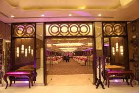 The Knots Banquet Pictures Banquet Hall Venue In Peeragarhi Delhi Ncr Partykaro Planning a banquet requires you to make decisions concerning the arrangements for the event.