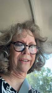 STEP # 2 in our HH Planning Christmas series so grab your Henington House  Planner or your calendar, a piece of paper and a pencil!❤️