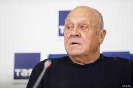 Последствия ковида, по предварительным данным, и стали причиной смерти меньшова. Vzhfhszz7 Vahm