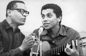 Paulinho da viola was born on november 12, 1942 in rio de janeiro, rio de janeiro, brazil. Paulinho Da Viola Conta Como Se Tornou Parceiro De Elton Medeiros 06 10 2019 Ilustrissima Folha