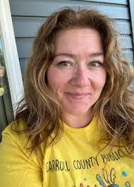 Elizabeth Mefford's Instagram, Twitter & Facebook