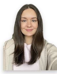 Julie Crabb's Instagram, Twitter & Facebook