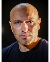 Inimitable Janice Guy stopped in for an afternoon coffee, studio visit, and  many wonderful stories. . . . . . . . . #PortraitPhotography  #studioportrait #FineArtPortrait#ContemporaryPortraiture#ConceptualPortrait  #PortraitNarrative #PhotographicArt ...