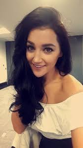 Laura Pollard's Instagram, Twitter & Facebook