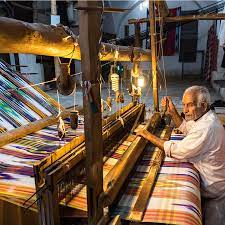 شناخت بافته های داری و دستگاهی در صنایع دستی ایران صنایع دستی کلوت، میناکاری، قلمزنی دسته‌بندی نشده