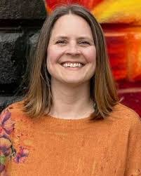 Wendy Swain's Instagram, Twitter & Facebook