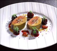 Chef Joel Robuchon L Art De Dresser Et Presenter Une Assiette Comme Un Chef De La Gastronomie Http Vi Art Culinaire Gastronomie Cuisine Gastronomique