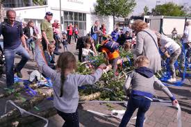 Mehr als 17 jahre erfahrung auf dem gebiet des. Ein Maibaum Schoner Als Der Andere Koln Kalk Unserort De