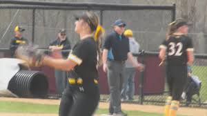 UW-Oshkosh softball extends win streak to 12 in a row | WFRV