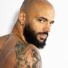 Aaron Gresham (@HiAaronGresham)