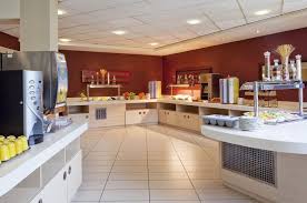 Holiday inn is smart to stay at if you are departing from stansted airport early in the morning. Holiday Inn Express 3 Star Hotel At Stansted With Park And Fly Deals