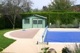 Une Bache De Piscine Solaire Pour Rechauffer L Eau Guide Piscine Fr