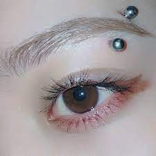 Pin De Kepha Em Makeup Piercing Sombrancelha Piercings Faciais Piercing Na Sobrancelha