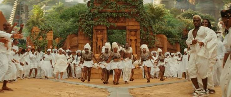 Pantera Negra: Wakanda Forever” é filme burocrático com boas cenas de ação | CNN Brasil