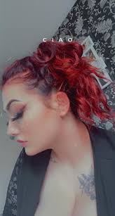 I just done my hair red and the hair dye is rubbing off