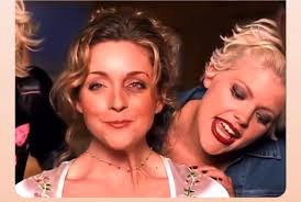 Macam mana aku boleh terlepas yang awek kita jadi pelakon utama dalam video  'Goodbye Earl'?!? : r/30ROCK