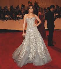 Elegant, classy and extremely figure flattering, those styles are guaranteed to turn heads at any occasion. Here S How Jennifer Lopez Discovered Lebanese Designer Zuhair Murad Vogue Arabia