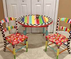 table de jeu d enfants meubles peints fantaisistes d enfants table peinte d enfants table de jeu table de partie de the meubles d enfants table peinte a l in 2020 whimsical painted furniture painted
