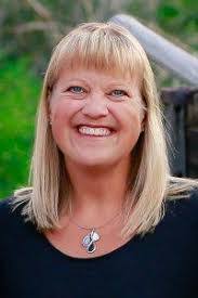 Terri Norman's Instagram, Twitter & Facebook