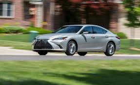 Witness its global debut in beijing. 2019 Lexus Es300h Hybrid Test Elegance And Economy Review Car And Driver