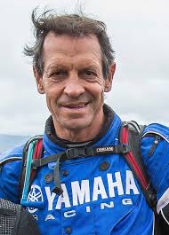 Stephen Gall's Instagram, Twitter & Facebook