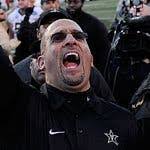 Bob Davie, Former Coach at Notre Dame, Turns Around New Mexico