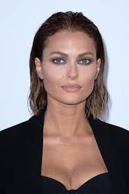 Caroline receveur philip (born 10 november 1987) is a french fashion blogger, television presenter and actress. Caroline Receveur Style Clothes Outfits And Fashion Celebmafia
