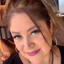 Melinda Hurley's Instagram, Twitter & Facebook