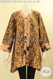 Gamis brokat adalah model yang membuat penggunanya terlihat lebih elegan, namun tidak berlebihan. Baju Batik Atasan Wanita Modern Model A Kerah V Baju Batik Blouse Perempuan Gemuk Lengan 7 8 Kombinasi 2 Motif Tampil Anggun Dan Cantik Bls9270pb Xxl Toko Batik Online 2021