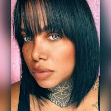 Creo q aunque todas lo han hecho mal la panini no tiene punto d comparacion  o sea su “amiga” tenia cancer muy heavy esa tipa