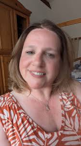 Today's the day I reached my first 1 stone weight loss. It's taken me 3  months but it's fantastic because thanks to TSD I am maintaining a regular  weight loss and getting