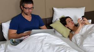 Do lượng người xem video ngày càng gia tăng và để không gây phản cảm. Paarpsychologie Was Das Gemeinsame Bett Fur Die Beziehung Bedeutet Welt