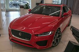 The jaguar xe is a compact sports sedan challenging the bmw 3 series. 2018 Jaguar Xe Specs Price Mpg Reviews Cars Com